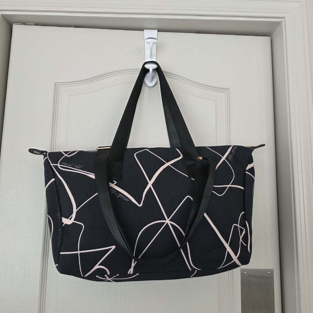 Black & Pink Abstract Travel Weekender Bag - Unbranded - Picture 2 of 6